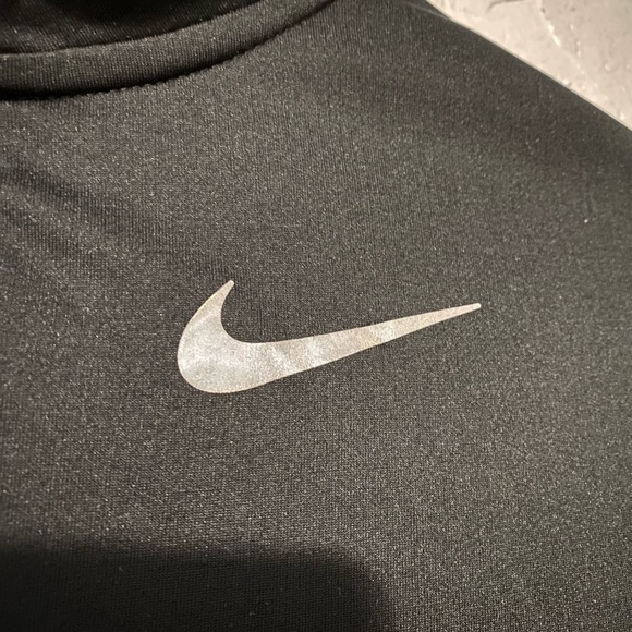 Nike Dri-Fit 1/2 Zip Workout Long Sleeve Top - Picture 6 of 13